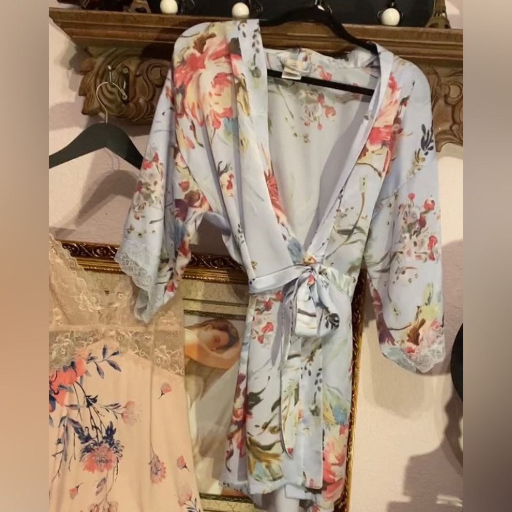 👗 # 76  In Bloom floral robe